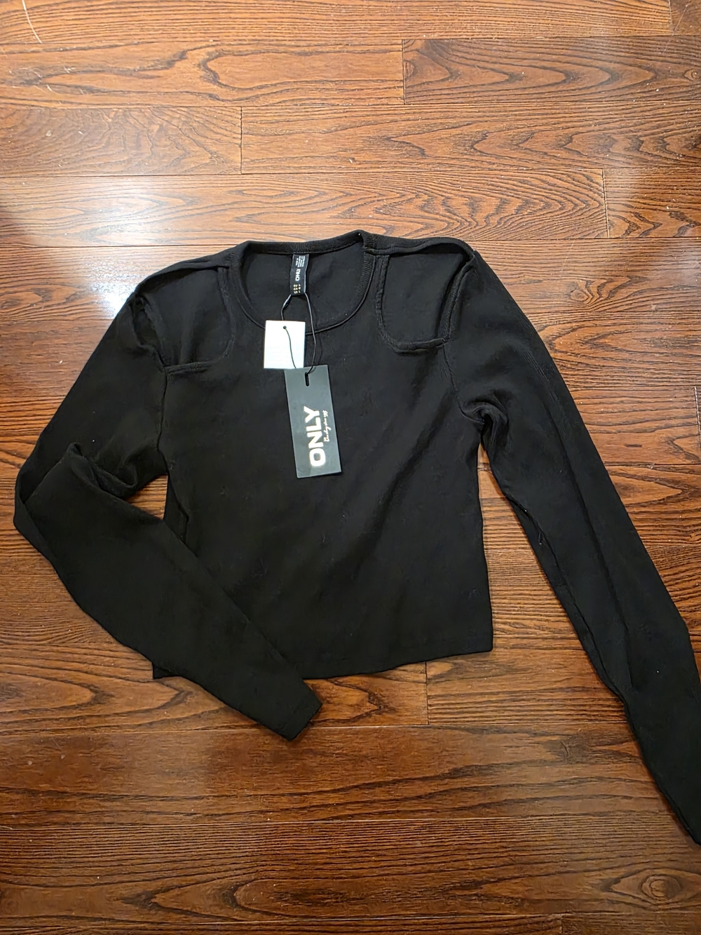 ONLY Black Long-Sleeve Crewneck Crop Top